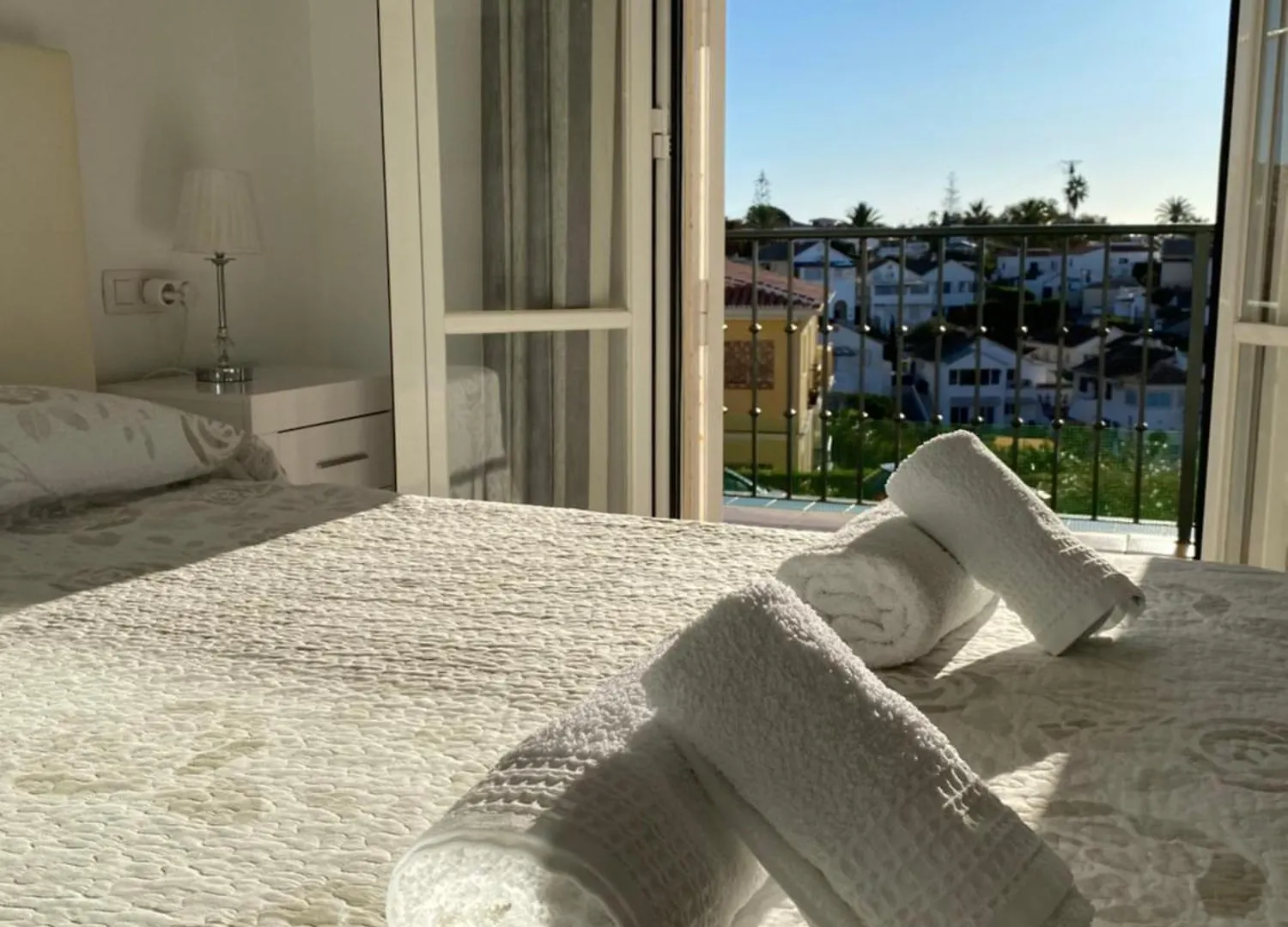 Apartamento Con Vistas contacts
